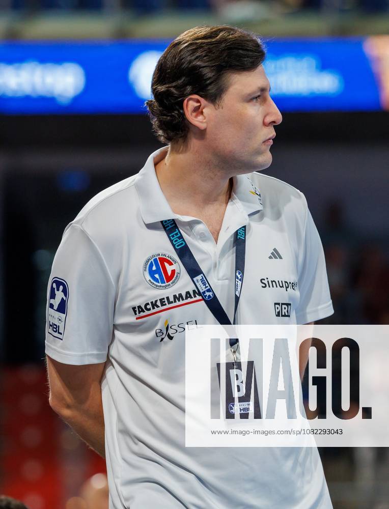 Handball 1st Bundesliga OPEL HBL 2026–2027 Season, Matchday 2: HC Erlangen, Nuremberg Metropolitan Region, HCE, TSV Hannover Burgdorf, Die Recken, DaMa, Johannes Sellin, Coach of HC Erlangen, HCE, deep in thought