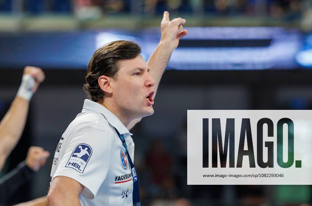 Handball 1st Bundesliga OPEL HBL 2026–2027 Season, Matchday 2: HC Erlangen (Nuremberg Metropolitan Region) vs. HCE TSV Hannover Burgdorf; Die Recken Women’s Team; ; Johannes Sellin, coach of HC Erlangen; HCE gestures while giving instructions conducts, gives instructions