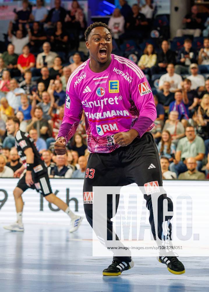 Handball 1st Bundesliga OPEL HBL 2026–2027 Season Matchday 2 HC Erlangen Nuremberg Metropolitan Region HCE TSV Hannover Burgdorf Die Recken DaMa Rubens Pierre 93, HC Erlangen HCE clenches fist fists is happy joy cheers jubilation