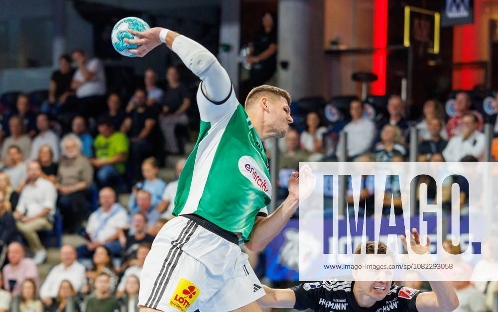 Handball 1st Bundesliga OPEL HBL 2026–2027 Season, Matchday 2: HC Erlangen (Nuremberg Metropolitan Region) vs. HCE TSV Hannover Burgdorf, Die Recken Women s Team, Sebastian Heymann 11, TSV Hannover Burgdorf Christoph Steinert 44, HC Erlangen HCE