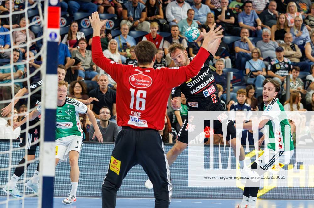 Handball 1st Bundesliga OPEL HBL 2026–2027 Season, Matchday 2: HC Erlangen (Nuremberg Metropolitan Region) vs. HCE TSV Hannover Burgdorf, Die Recken Women s Team, Simon Gade 16, TSV Hannover Burgdorf Frieder Bandlow 2, HC Erlangen HCE