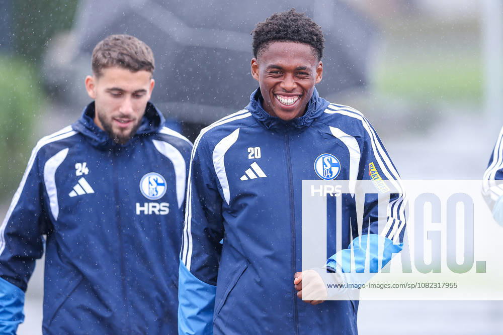 Soccer, FC Schalke 04 training session, Junior Adamu, FC Schalke 04, Gelsenkirchen, FC Schalke 04 training facility, North Rhine-Westphalia, Germany, xRHR, PHOTO YYx