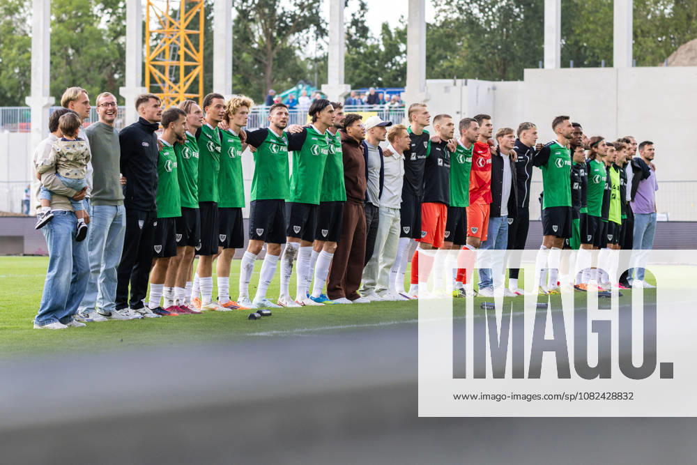 The SC Preussen Muenster players celebrate their 2–1 victory after the final whistle. GER, SC Preussen Muenster vs. TSV Havelse, soccer, 3. Liga, Matchday 4, 2026–2027 season, September 5, 2026 DFL regulations prohibit the use of photographs as image sequences and or quasi-video GER, SC Preussen Münster vs. TSV Havelse, soccer, 3rd League, Matchday 4, 2026–2027 season, September 5, 2026, Münster