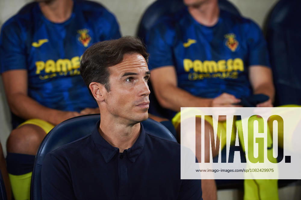 Head coach Inigo Perez of Villarreal CF during the LaLiga EA Sports match between Villarreal CF and RC Deportivo at Estadio de la Ceramica on September 5, 2026, in Villarreal, Spain