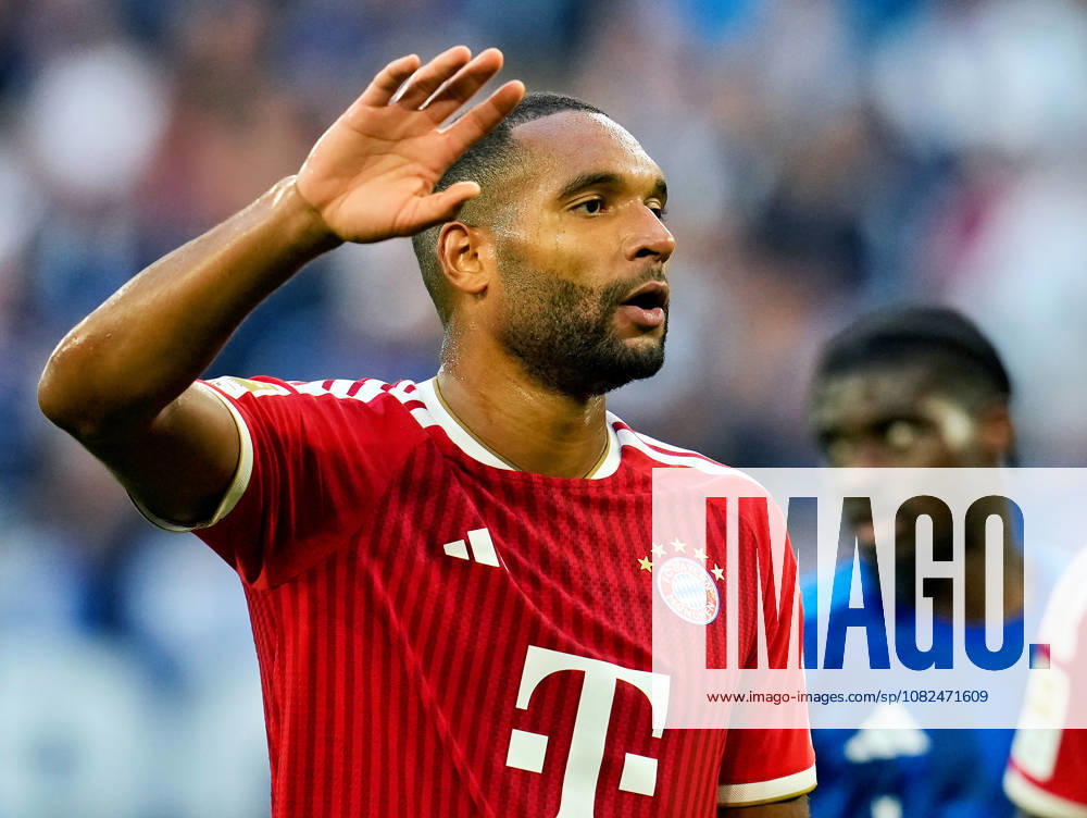 Jonathan Tah, FC Bayern Munich, 4, gesturing (GER), FC Schalke 04 vs. FC Bayern Munich, Bundesliga 1, Matchday 2, 2026–27 season, VELTINS Arena, Gelsenkirchen, September 5, 2026 DFL regulations prohibit any use of photographs as image sequences and or quasi-video GER, FC Schalke 04 vs. FC Bayern Munich, Bundesliga 1, Matchday 2, 2026–27 Season, September 5, 2026, Gelsenkirchen