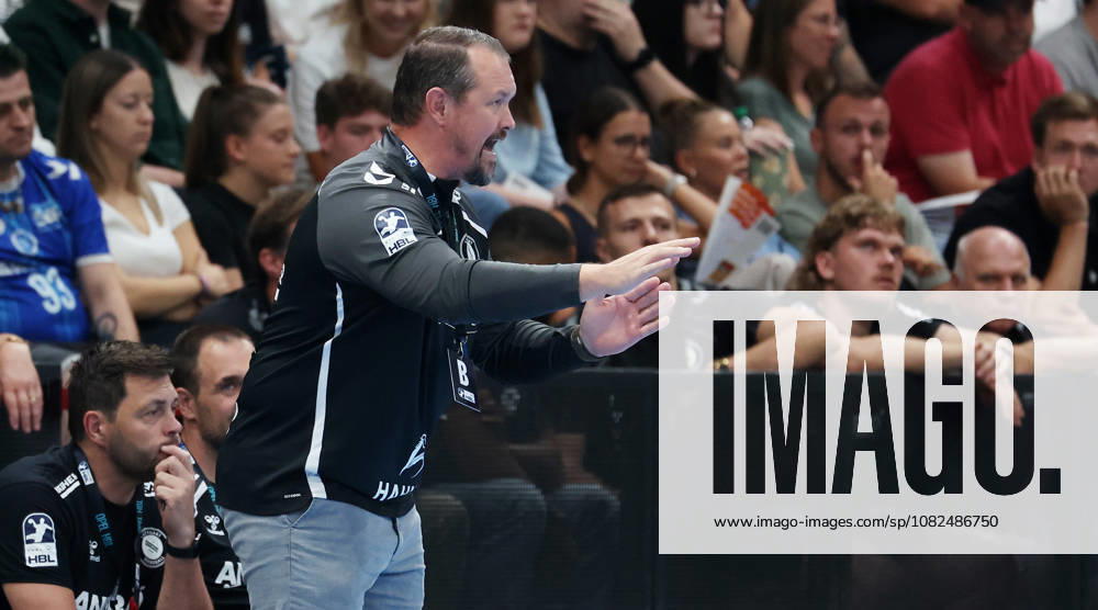 Germany, Stuttgart, Handball: TVB Stuttgart vs. Füchse Berlin; Coach Misha Kaufmann (TVB)