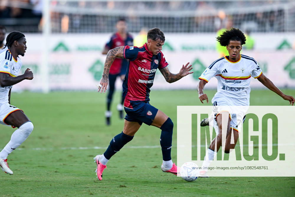 Cagliari s Daniel Maldini in action during the Serie A soccer match between Cagliari Calcio and Lecce at the Unipol Domus in Cagliari, Sardinia - Monday 7th september 2026. - Soccer