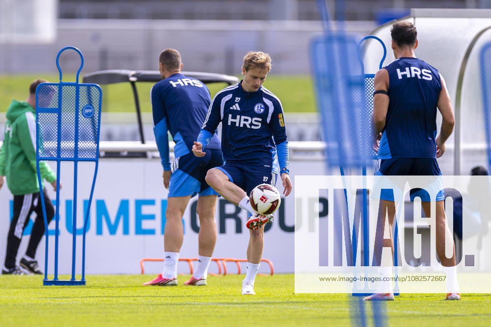 Soccer, FC Schalke 04 Practice Finn Porath FC Schalke 04 Gelsenkirchen FC Schalke 04 Training Facility NRW Germany xRHR PHOTO YYx