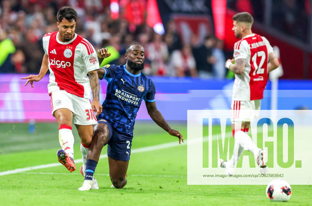 AMSTERDAM: AFC Ajax Amsterdam forward Marcos Leonardo and PSV Eindhoven defender Lutsharel Geertruida during the Vriendenloterij Eredivisie match between Ajax and PSV at the Johan Cruijff ArenA on September 5, 2026, in Amsterdam, Netherlands PETER LOUS EYE4IMAGES DeFodi Images