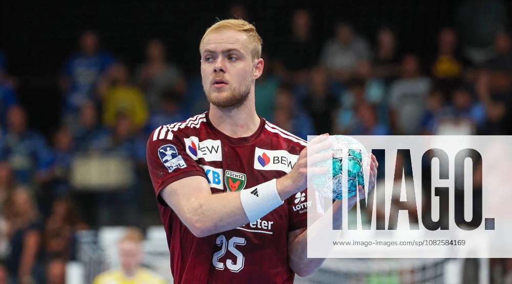 Germany, Stuttgart, Handball: TVB Stuttgart vs. Füchse Berlin, Matthes Langhoff, Berlin
