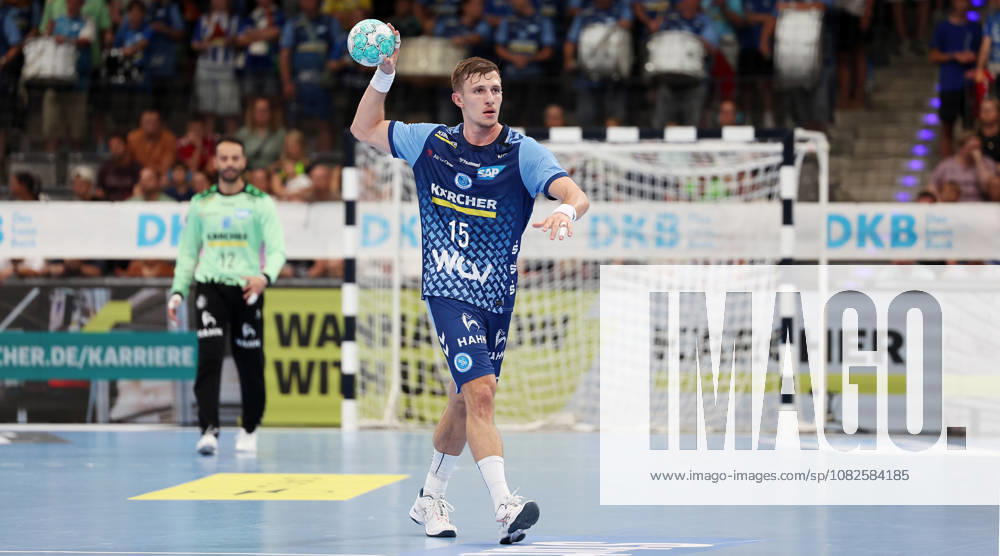 Germany, Stuttgart, Handball: TVB Stuttgart vs. Füchse Berlin, Simone Mengon (TVB)