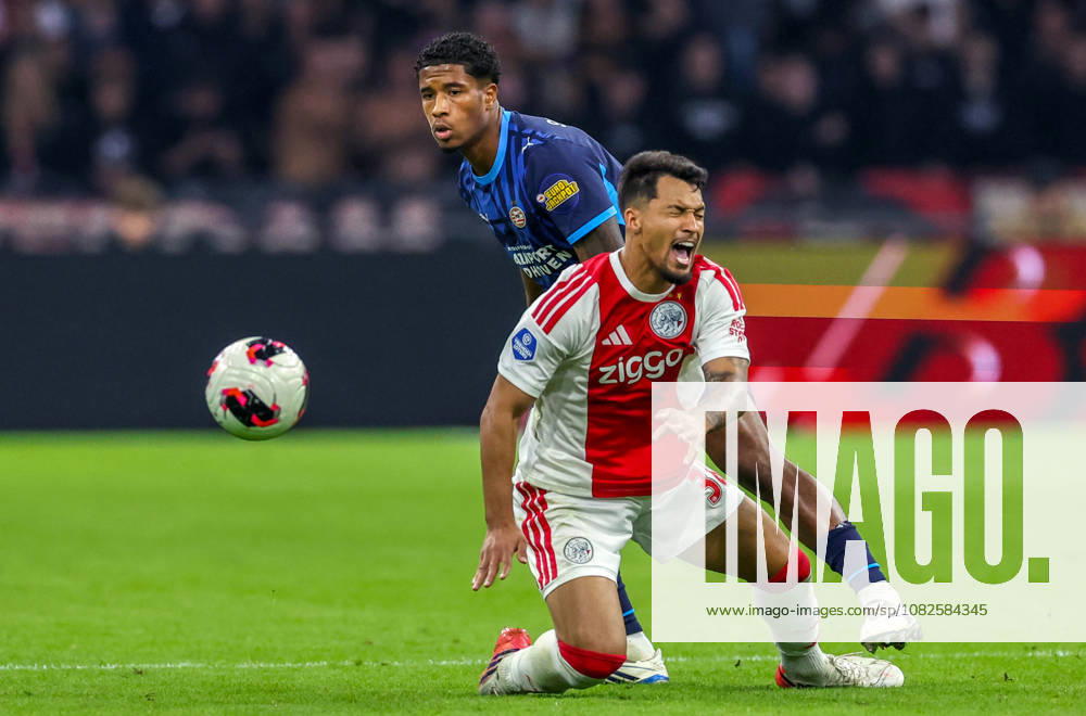 AMSTERDAM: AFC Ajax Amsterdam forward Marcos Leonardo and PSV Eindhoven defender Ryan Flamingo during the Vriendenloterij Eredivisie match between Ajax and PSV at the Johan Cruijff ArenA on September 5, 2026, in Amsterdam, the Netherlands. PETER LOUS EYE4IMAGES DeFodi Images