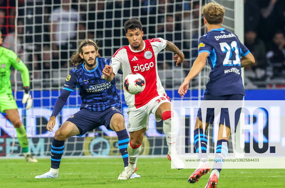 AMSTERDAM: AFC Ajax Amsterdam forward Marcos Leonardo and PSV Eindhoven defender Yarek Gasiorowski during the Vriendenloterij Eredivisie match between Ajax and PSV at the Johan Cruijff ArenA on September 5, 2026, in Amsterdam, the Netherlands. PETER LOUS EYE4IMAGES DeFodi Images