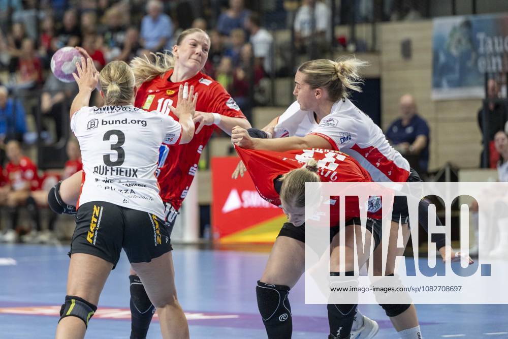 Alsco Women s Handball Bundesliga, 2026–2027 Season: SV Union Halle Neustadt vs. HSG Blomberg Lippe, Halle, Germany, September 9, 2026. Pictured, from left: Laura Rüffieux (Blomberg), Viktoria Marksteiner (Halle), Maxi Mühlner (Blomberg), and Nele Wenzel (Halle). Halle (Saale), SWH Arena, Saxony-Anhalt, Germany