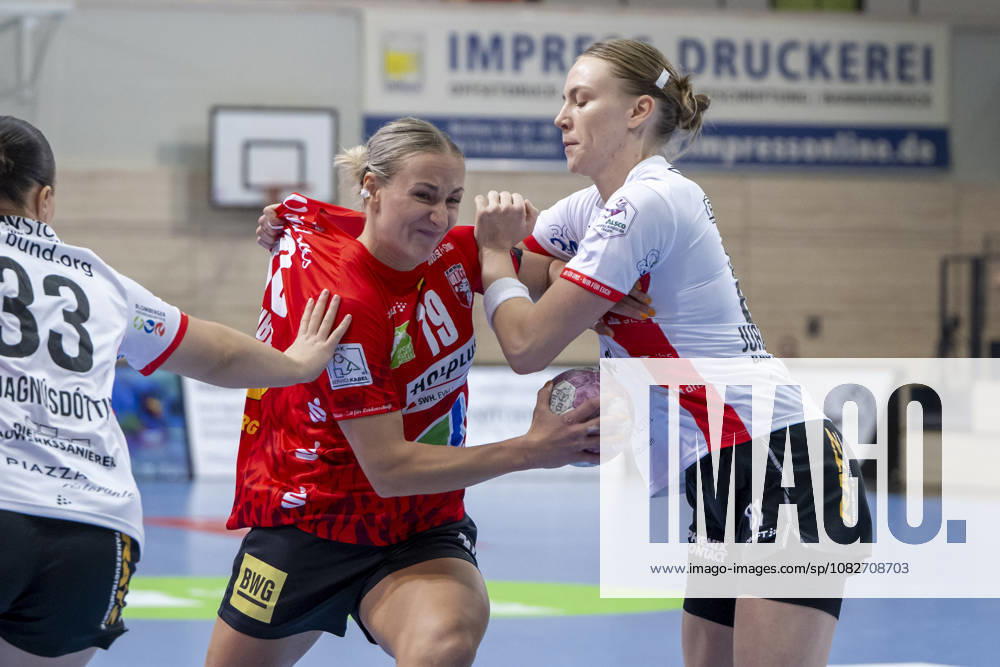 Alsco Women s Handball Bundesliga, 2026–2027 Season: SV Union Halle Neustadt vs. HSG Blomberg Lippe Halle, Germany, September 9, 2026. Pictured from left: Lea Gruber (Halle) and Karolina Jurenczyk (Blomberg) in a one-on-one battle. Halle Saale, SWH Arena, Saxony-Anhalt, Germany