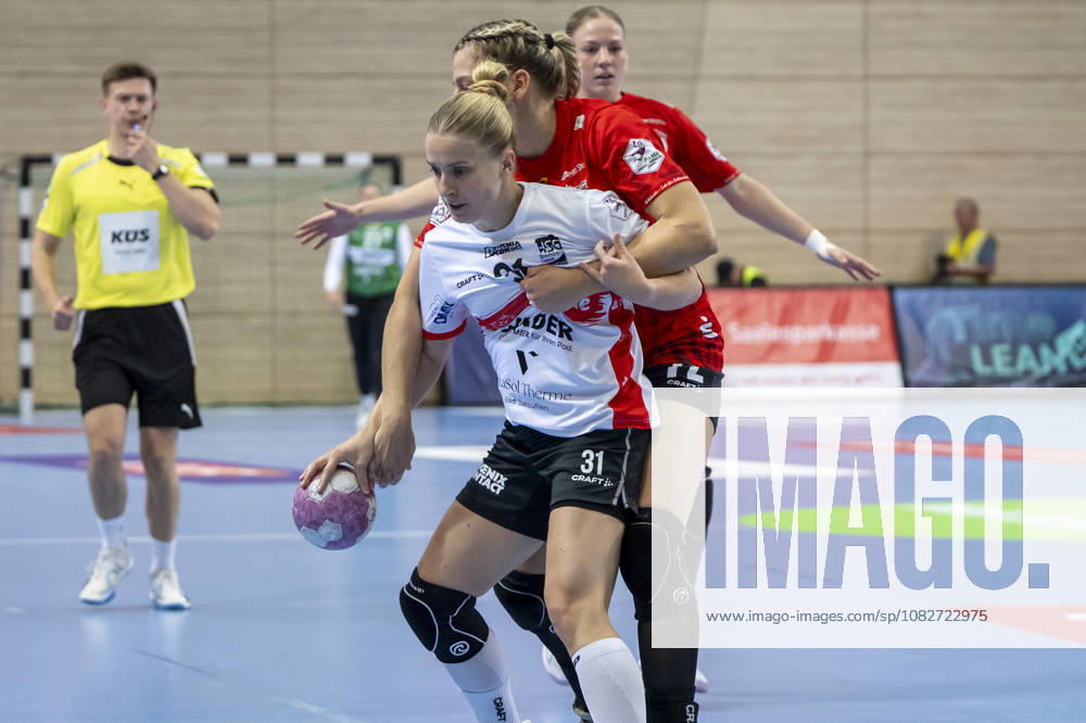 Alsco Women s Handball Bundesliga, 2026–2027 Season: SV Union Halle Neustadt vs. HSG Blomberg Lippe, Halle, Germany, September 9, 2026. Pictured, from left, in a one-on-one battle: Alexia Hauf (Blomberg) and Ilona Kieffer (Halle), Halle (Saale), SWH Arena, Saxony-Anhalt, Germany