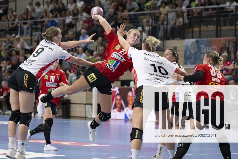 Alsco Women s Handball Bundesliga, 2026–2027 Season: SV Union Halle Neustadt vs. HSG Blomberg Lippe, Halle, Germany, September 9, 2026. Pictured, from left: Nieke Kühne Kuehne (Blomberg), Lynn Holtmann (Halle), Maxi Mühlner (Blomberg), and Nele Wenzel (Halle). Halle (Saale), SWH Arena, Saxony-Anhalt, Germany