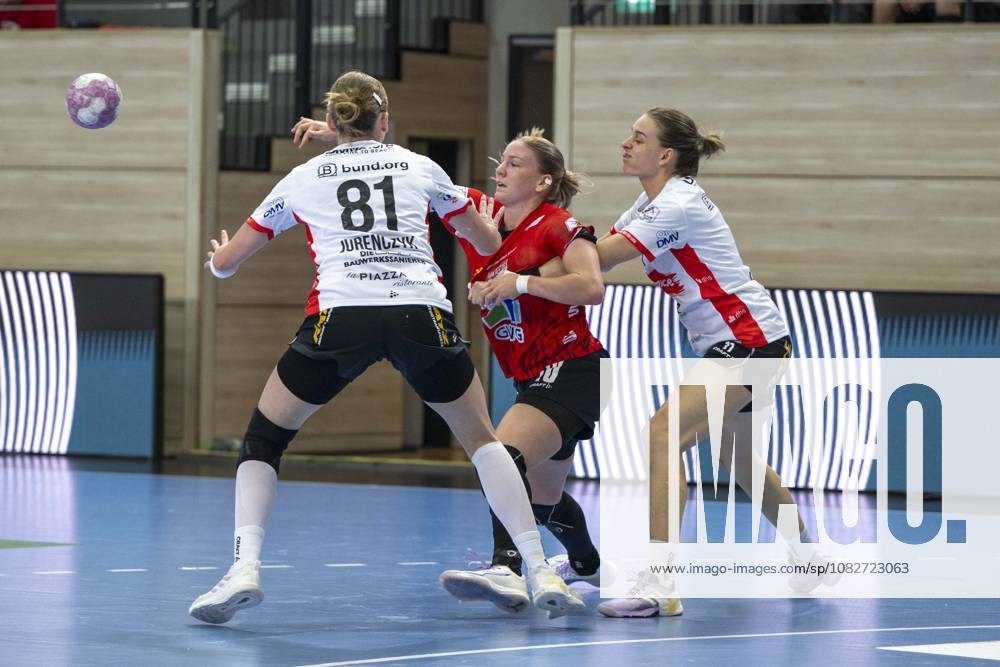 Alsco Women s Handball Bundesliga, 2026–2027 Season: SV Union Halle Neustadt vs. HSG Blomberg Lippe, Halle, Germany, September 9, 2026. Pictured from left: Isabelle Axmann Blomberg, Viktoria Marksteiner (Halle) and Isabelle Axmann (Blomberg) Halle Saale SWH Arena, Saxony-Anhalt, Germany