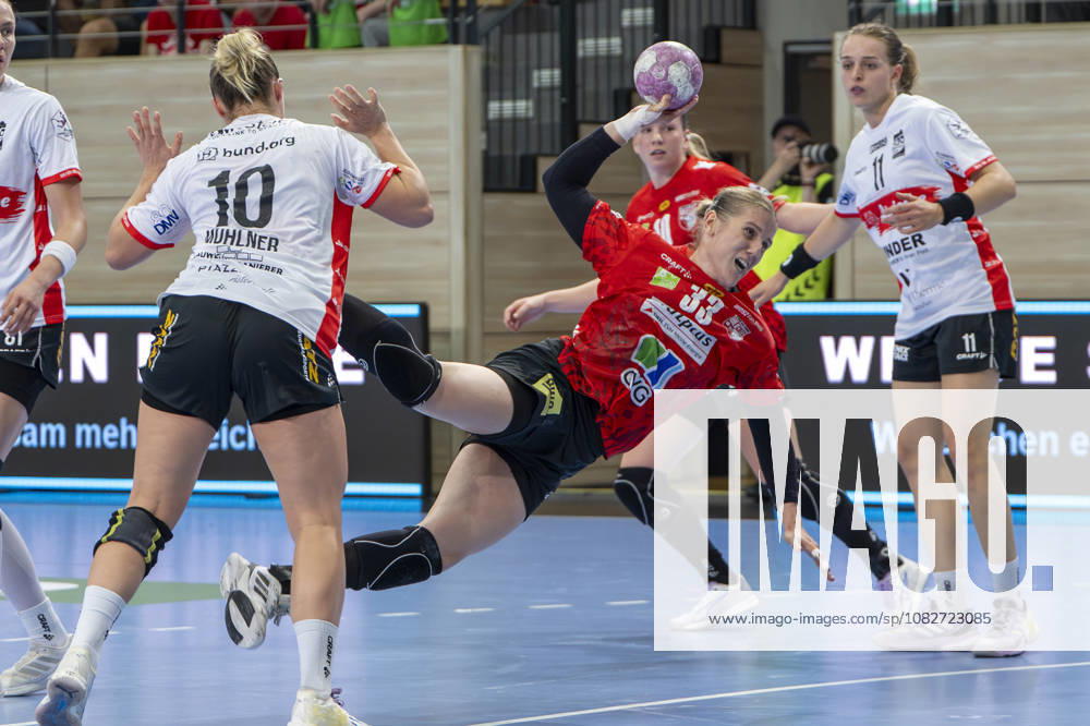 Alsco Women s Handball Bundesliga, 2026–2027 Season: SV Union Halle Neustadt vs. HSG Blomberg Lippe, Halle, Germany, September 9, 2026. Pictured, from left: Maxi Mühlner (Blomberg), Nele Wenzel (Halle) and Isabelle Axmann (Blomberg), Halle Saale, SWH Arena, Saxony-Anhalt, Germany