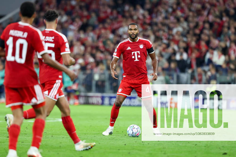 Jonathan Tah, FC Bayern Munich, No. 04 with the ball, GER, FC Bayern Munich vs. FK Bodo Glimt, Soccer, UEFA Champions League, Group Stage, Matchday 1, 2026–2027 Season, September 10, 2026, GER, FC Bayern Munich vs. FK Bodo Glimt, Soccer, UEFA Champions League, Group Stage, Matchday 1, 2026–2027 Season, September 10, 2026, Munich