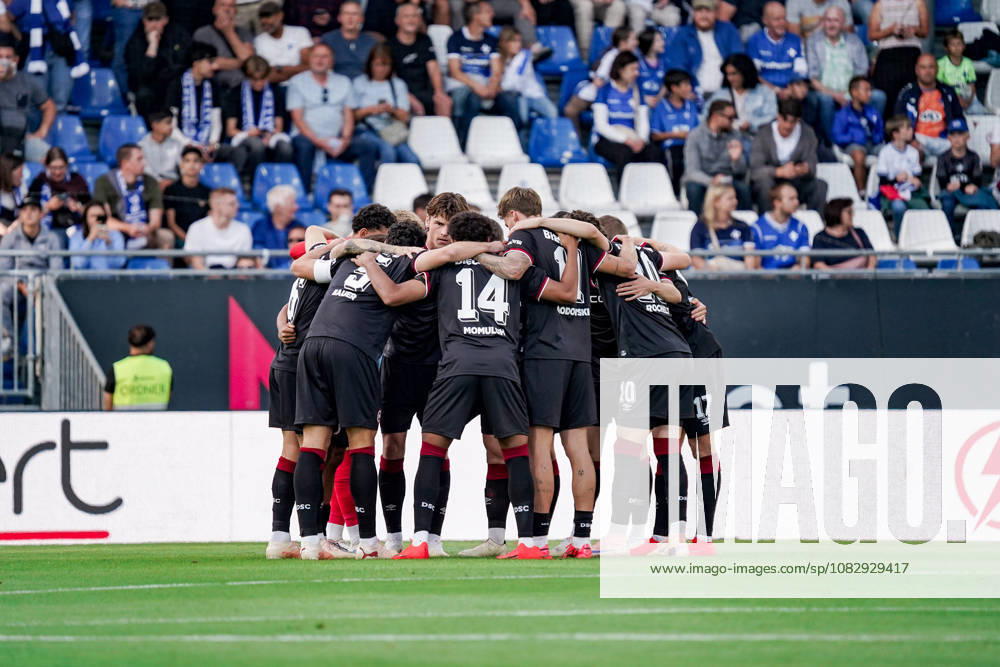 Germany Soccer Season 2026–2027, 2. Bundesliga, Matchday 5, SV Darmstadt 98 vs. Arminia Bielefeld, Merck Stadium at Böllenfalltor, Darmstadt, Team huddle before the game, Darmstadt, Merck Stadium at Böllenfalltor, Germany