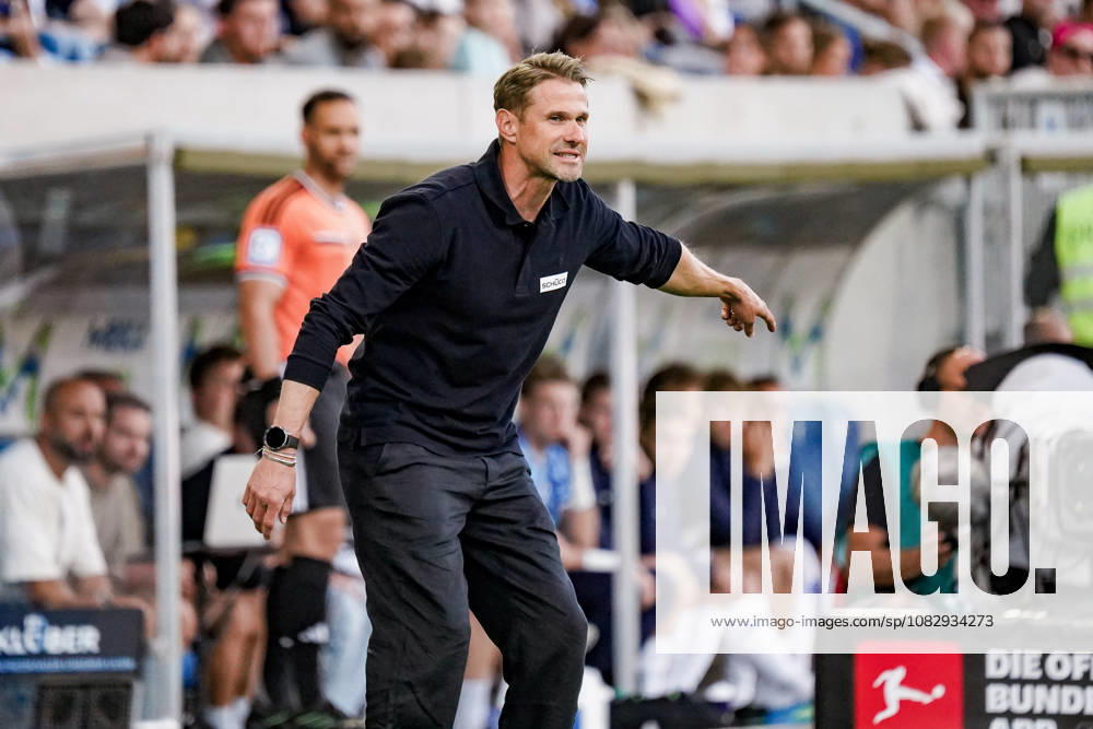German Soccer Season 2026–2027, 2. Bundesliga, Matchday 5, SV Darmstadt 98 vs. Arminia Bielefeld, Merck Stadium at Böllenfalltor, Darmstadt, Oliver Kirch (Coach), Arminia Bielefeld, Gesture, Gestures, Emotion, Facial Expressions, Emotion, Darmstadt, Merck Stadium at Böllenfalltor, Germany
