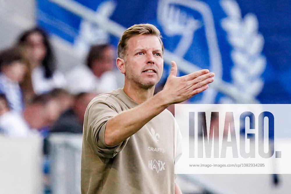 German Soccer Season 2026–2027, 2. Bundesliga, Matchday 5, SV Darmstadt 98 vs. Arminia Bielefeld, Merck Stadium at Böllenfalltor, Darmstadt, Florian Kohfeldt (Coach), SV Darmstadt 98, Gesture, Body Language, Emotion, Facial Expressions, Emotion, Darmstadt, Merck Stadium at Böllenfalltor, Germany