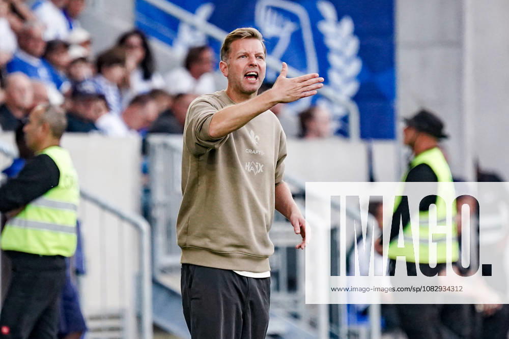 German Soccer Season 2026–2027, 2. Bundesliga, Matchday 5, SV Darmstadt 98 vs. Arminia Bielefeld, Merck Stadium at Böllenfalltor, Darmstadt, Florian Kohfeldt (Coach), SV Darmstadt 98, Gestures, Body Language, Emotion, Facial Expressions, Emotion, Darmstadt, Merck Stadium at Böllenfalltor, Germany