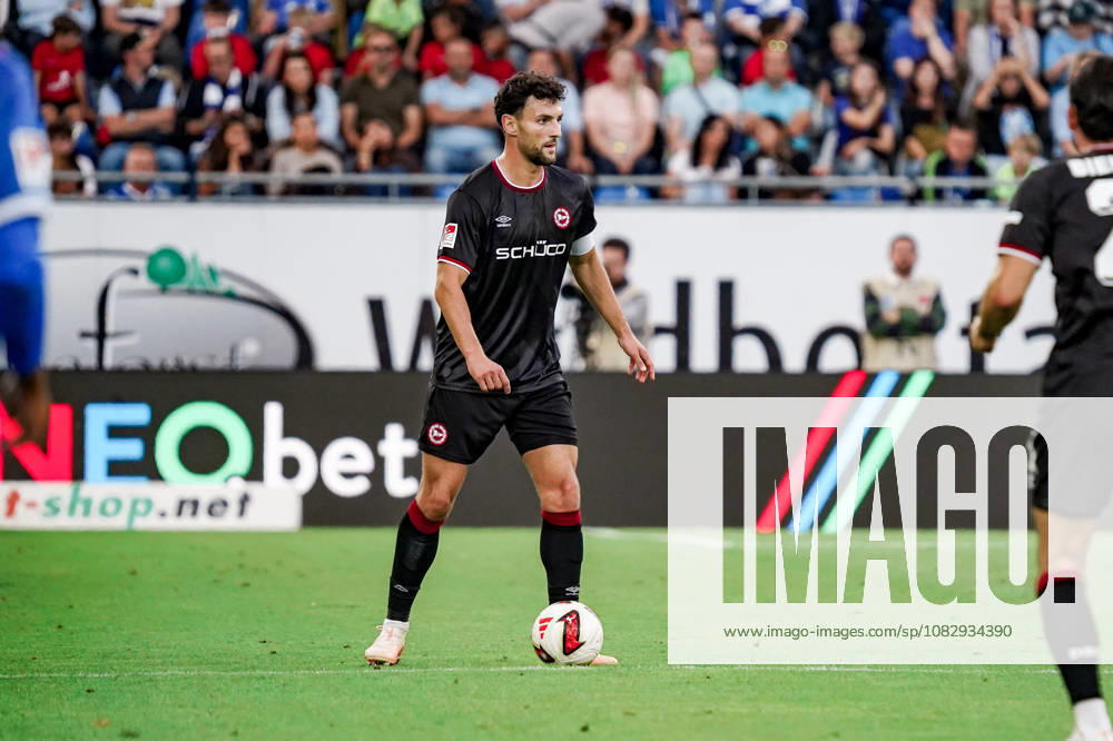 Germany Soccer Season 2026–2027, 2. Bundesliga, Matchday 5, SV Darmstadt 98 vs. Arminia Bielefeld, Merck Stadium at Böllenfalltor, Darmstadt, Maximilian Bauer, Arminia Bielefeld, 5 on the ball, in possession, Darmstadt, Merck Stadium at Böllenfalltor, Germany