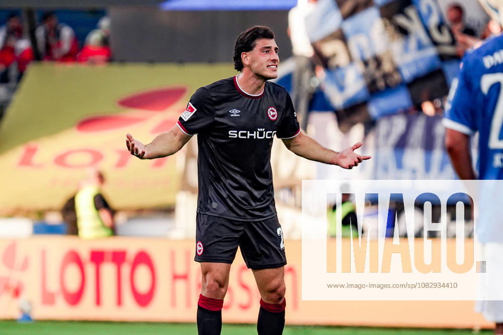 Germany Soccer Season 2026–2027, 2. Bundesliga, Matchday 5, SV Darmstadt 98 vs. Arminia Bielefeld, Merck Stadium at Böllenfalltor, Darmstadt, Stefano Russo, Arminia Bielefeld, 21 gestures, body language, emotion, facial expressions, Darmstadt, Merck Stadium at Böllenfalltor, Germany