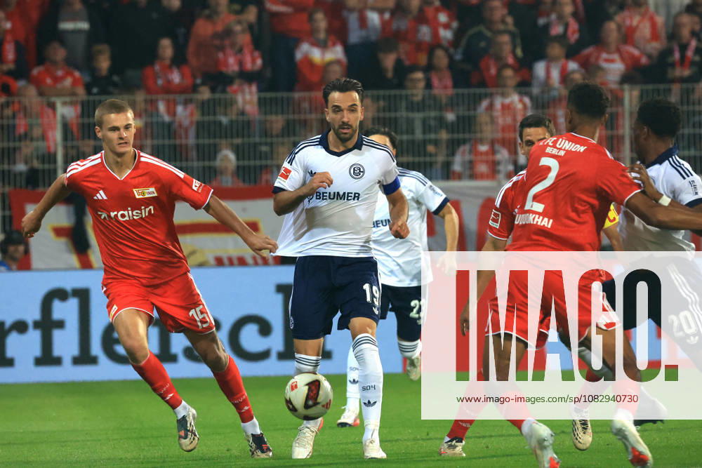 GER, Soccer, Bundesliga 1, 2026–2027, Alte Foersterei, 1. FC Union vs. Schalke 04, Matchday 3, Tom Rothe, 1. FC Union Berlin 15, Ohis Felix Uduokhai 1 FC Union Berlin 2, Kenan Karaman Schalke 04 19 1st League DFB DFL regulations prohibit any use of photographs as image sequences and or quasi-video. nordphoto GmbH Engler Berlin Stadium Alte Försterei Berlin Germany