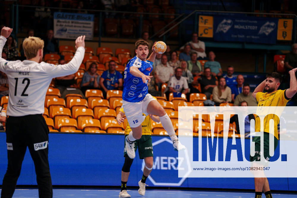 2nd Handball Bundesliga, Matchday 3: Dessau Roßlauer HV 06 vs. VfL Eintracht Hagen, Marcel Nowak, Dessau Roßlauer HV 06, 15 taking a jump shot on September 11, 2026, at the Anhalt Arena, Dessau-Roßlau, Saxony-Anhalt, Dessau-Roßlau, Anhalt Arena, Saxony-Anhalt, Germany