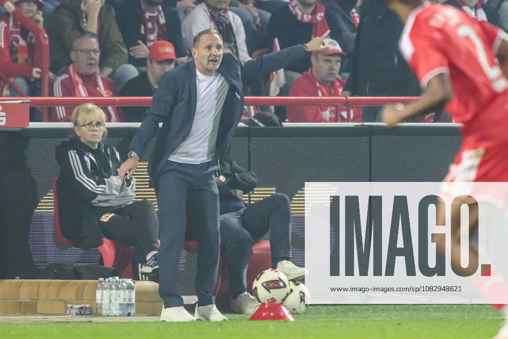 In the photo, from left: Mauro Lustrinelli, Union Berlin coach, looking sad, depressed, and angry; GER, Berlin, soccer, 1. FC Union Berlin vs. FC Schalke 04, at the Alte Försterei, September 11, 2026, DFB and DFL regulations prohibit any use of photographs as image sequences and or quasi-video,