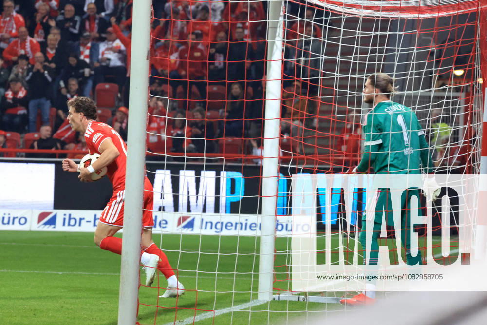 GER, Soccer, Bundesliga 1, 2026–2027, Alte Foersterei, 1. FC Union vs. Schalke 04, Matchday 3, 1–2 (goal by Tim Skarke), 1. FC Union Berlin 21, LORIS KARIUS Schalke 04 1 1 League DFB DFL regulations prohibit any use of photographs as image sequences and or quasi-video nordphoto GmbH Engler Berlin Stadion Alte Foersterei Berlin Germany