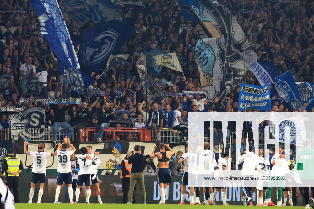 GER, Soccer, Bundesliga 1, 2026–2027, Alte Foersterei, 1. FC Union vs. Schalke 04, Matchday 3; Schalke players, Schalke fans, Fan Block 1; DFB and DFL regulations prohibit any use of photographs as image sequences and or quasi-video. nordphoto GmbH, Engler, Berlin; Alte Foersterei Stadium, Berlin, Germany