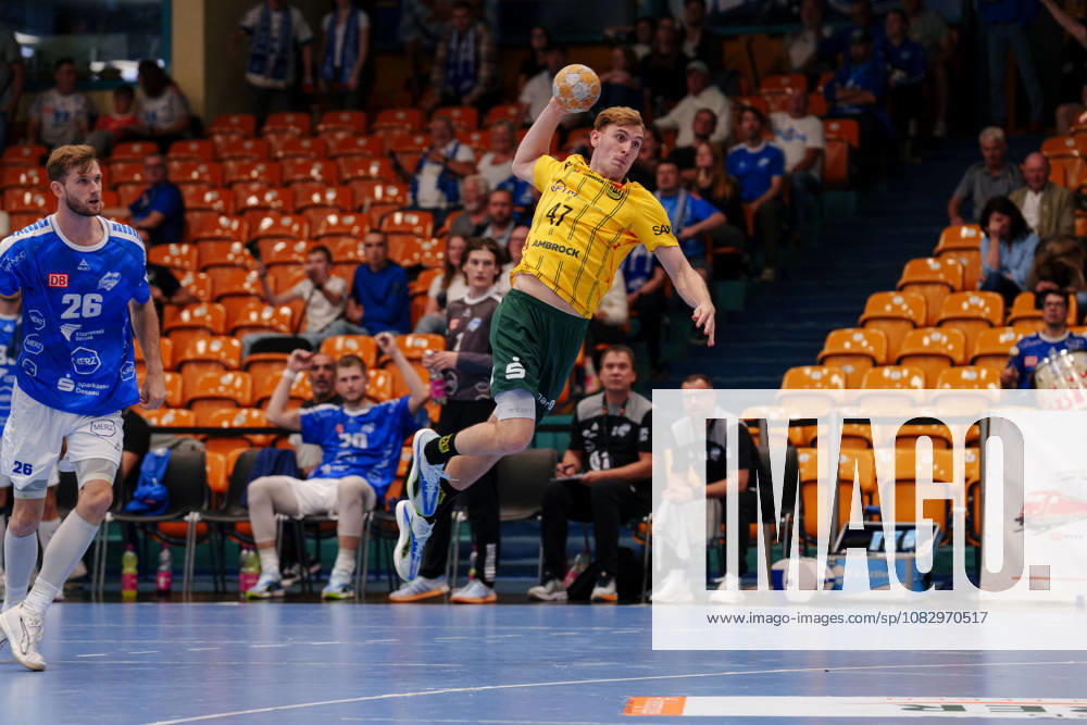 2nd Handball Bundesliga, Matchday 3: Dessau Roßlauer HV 06 vs. VfL Eintracht Hagen, Dustin Kraus (VfL Eintracht Hagen), 47 taking a jump shot on September 11, 2026, at the Anhalt Arena, Dessau-Roßlau, Saxony-Anhalt, Dessau-Roßlau, Anhalt Arena, Saxony-Anhalt, Germany