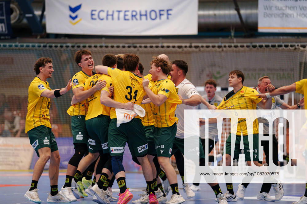 German Handball Bundesliga, Matchday 3: Dessau Roßlauer HV 06 vs. VfL Eintracht Hagen; VfL Eintracht Hagen celebrates its victory on September 11, 2026, at the Anhalt Arena, Dessau-Roßlau, Saxony-Anhalt; Dessau-Roßlau, Anhalt Arena, Saxony-Anhalt, Germany