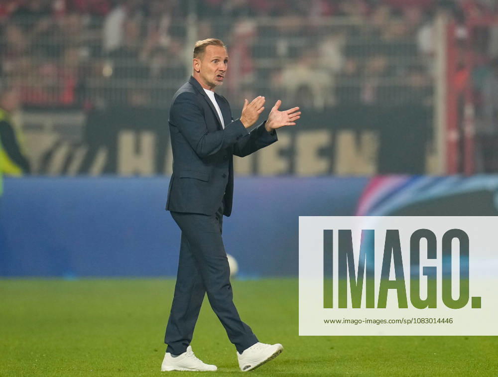 Mauro Lustrinelli, head coach of 1. FC Union Berlin, gesturing; GER, 1. FC Union Berlin vs. FC Schalke 04, Bundesliga, Matchday 3, 2026–27 season, Stadion An der Alten Foersterei, Berlin, September 11, 2026 DFL REGULATIONS PROHIBIT ANY USE OF PHOTOGRAPHS AS IMAGE SEQUENCES AND OR QUASI-VIDEO GER, 1 FC Union Berlin vs. FC Schalke 04, Bundesliga 1, Matchday 3, 2026–27 season, September 11, 2026, Berlin