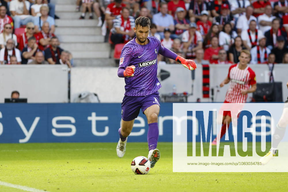 Mio Backhaus, SC Freiburg, No. 1 on the Ball, Germany, Soccer, Bundesliga 1, Matchday 3, 2026–2027, SC Freiburg vs. Borussia Mönchengladbach, September 12, 2026, Freiburg im Breisgau, Europa-Park Stadium, Germany