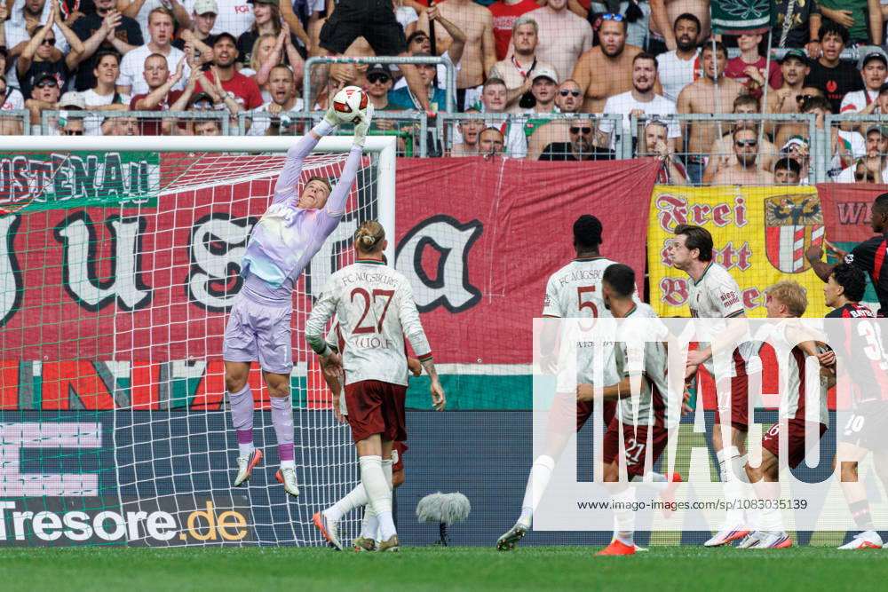 Finn Dahmen 1, FC Augsburg, holds the ball securely during the match between FC Augsburg and Bayer 04 Leverkusen, soccer, men s, Bundesliga, 2026–2027, Matchday 3 on September 12, 2026, in Augsburg, WWK ARENA. DFL and DFB regulations prohibit any use of photographs as image sequences and or quasi-video. Bavaria, Germany