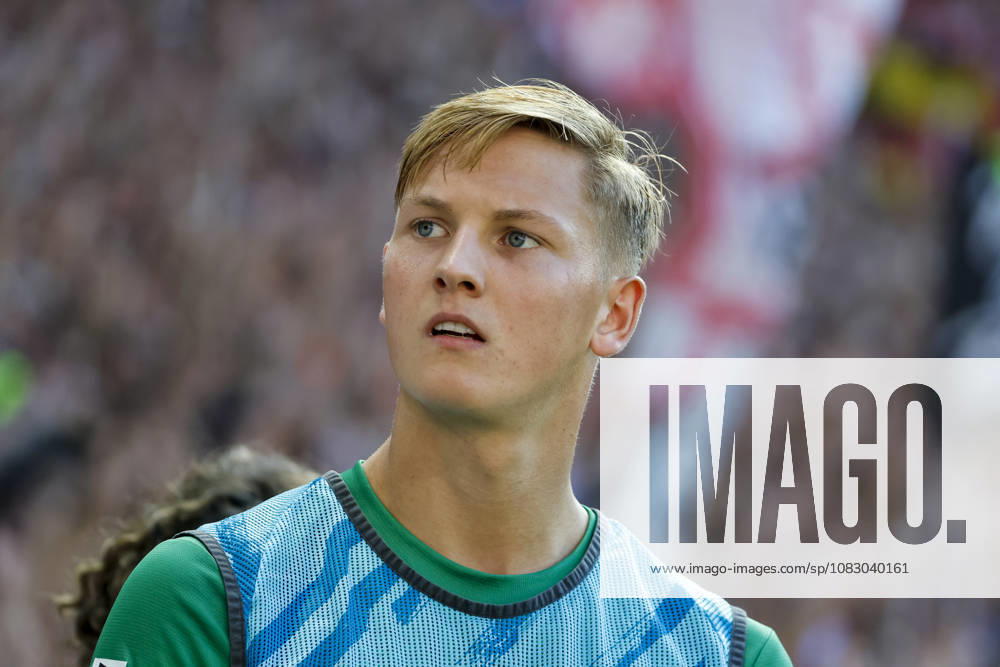 Jan Leszczynski, Borussia Mönchengladbach, No. 05 warming up during the game, Germany, soccer, Bundesliga 1, Matchday 3, 2026–2027, SC Freiburg vs. Borussia Mönchengladbach, September 12, 2026, Freiburg im Breisgau, Europa-Park Stadium, Germany
