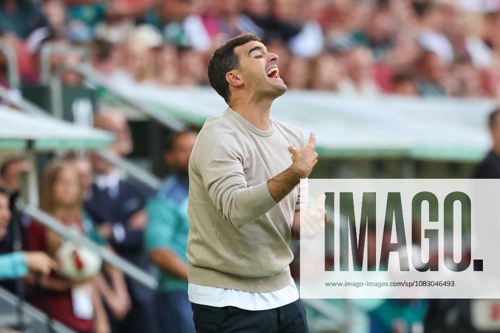 Carles Martinez, head coach of Bayer 04 Leverkusen, gesturing; gestures; GER; FC Augsburg vs. Bayer 04 Leverkusen; soccer; Bundesliga; Matchday 3; 2026–2027 season; September 12, 2026; DFL and DFB regulations prohibit any use of photographs as image sequences and or quasi-video, GER, FC Augsburg vs. Bayer 04 Leverkusen, soccer, Bundesliga, Matchday 3, 2026–2027 season, September 12, 2026, Augsburg