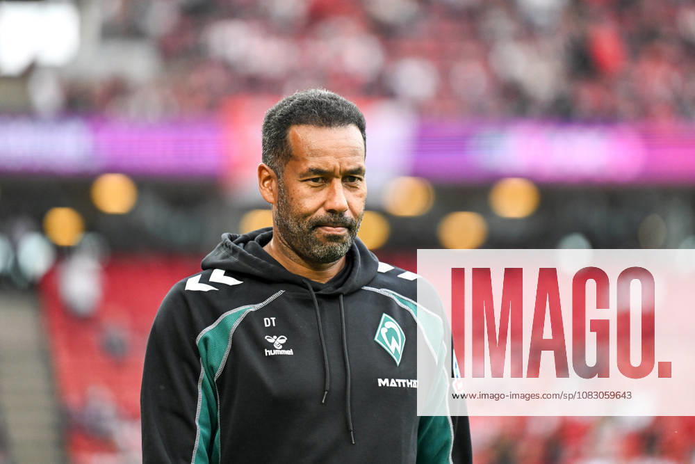 GER, Soccer, Men s, 1st Bundesliga, 2026–2027 season, Matchday 3, 1. FC Köln vs. SV Werder Bremen; Daniel Thioune, Werder Bremen; Coach; DFB and DFL regulations prohibit any use of photographs as image sequences and or quasi-video; Köln; Rhein Energie Stadium; NRW; Germany