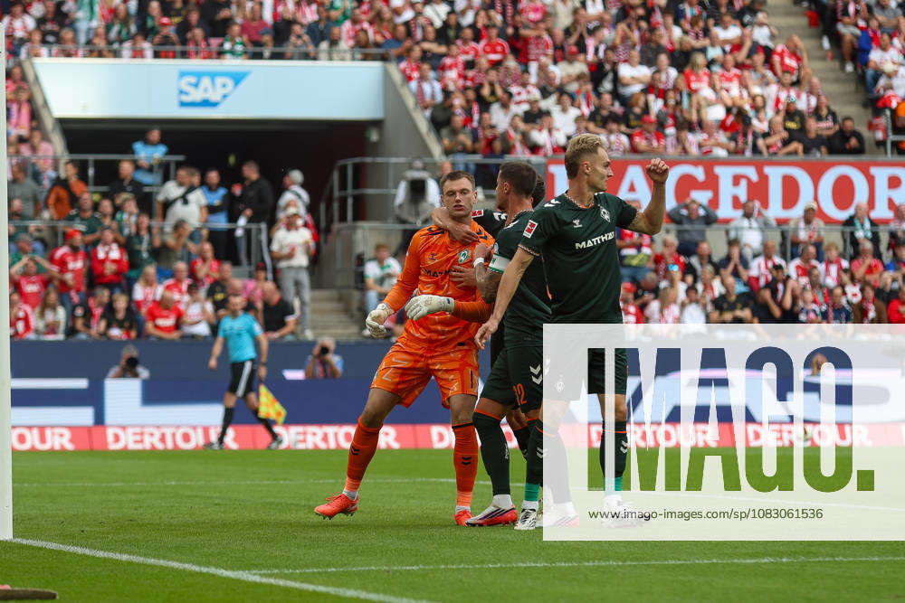Germany, Soccer, Men s, Bundesliga, 1. Bundesliga, 2026–2027 Season, 1. FC Köln vs. SV Werder Bremen; Karl Hein (SVW) saves a penalty kick and celebrates wildly with the team