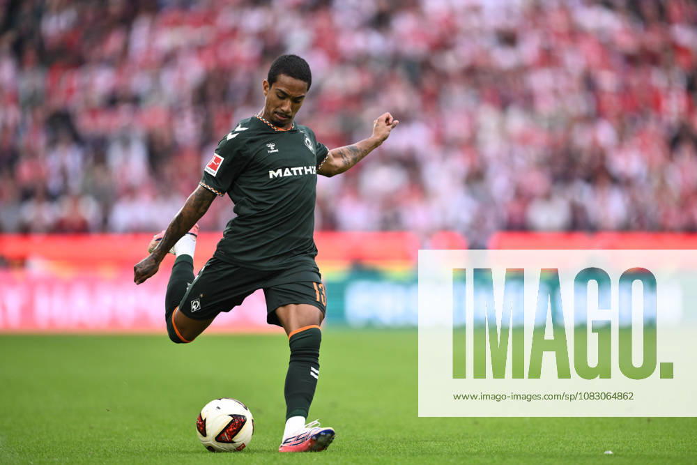 GER, Soccer, Men s, 1st Bundesliga, 2026–2027 season, Matchday 3, 1. FC Köln vs. SV Werder Bremen Arthur Werder Bremen, 13 on the ball DFB DFL regulations prohibit any use of photographs as image sequences and or quasi-video Köln Rhein Energie Stadium NRW Germany