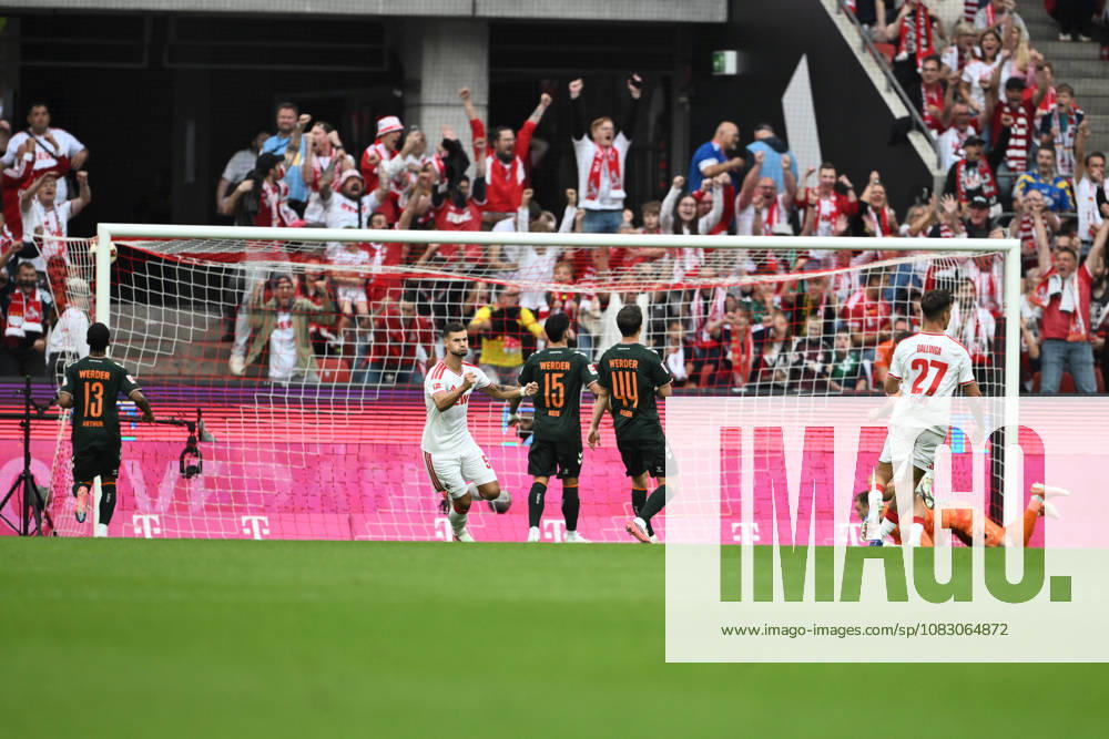 GER, Soccer, Men s, 1. Bundesliga, 2026–2027 season, Matchday 3, 1. FC Köln vs. SV Werder Bremen: Tom Krauß (1. FC Köln, 05) and Thijs Dallinga (1. FC Köln, 27) celebrate the 1–0 goal; next to them is Arthur (Werder Bremen, 13), Ludovit Reis (Werder Bremen, 15), Youri Reeger (Werder Bremen, 44), and Karl Hein (Werder Bremen, 01) look frustrated. DFB and DFL regulations prohibit any use of photographs as image sequences and or quasi-video. Cologne, RheinEnergie Stadium, NRW, Germany