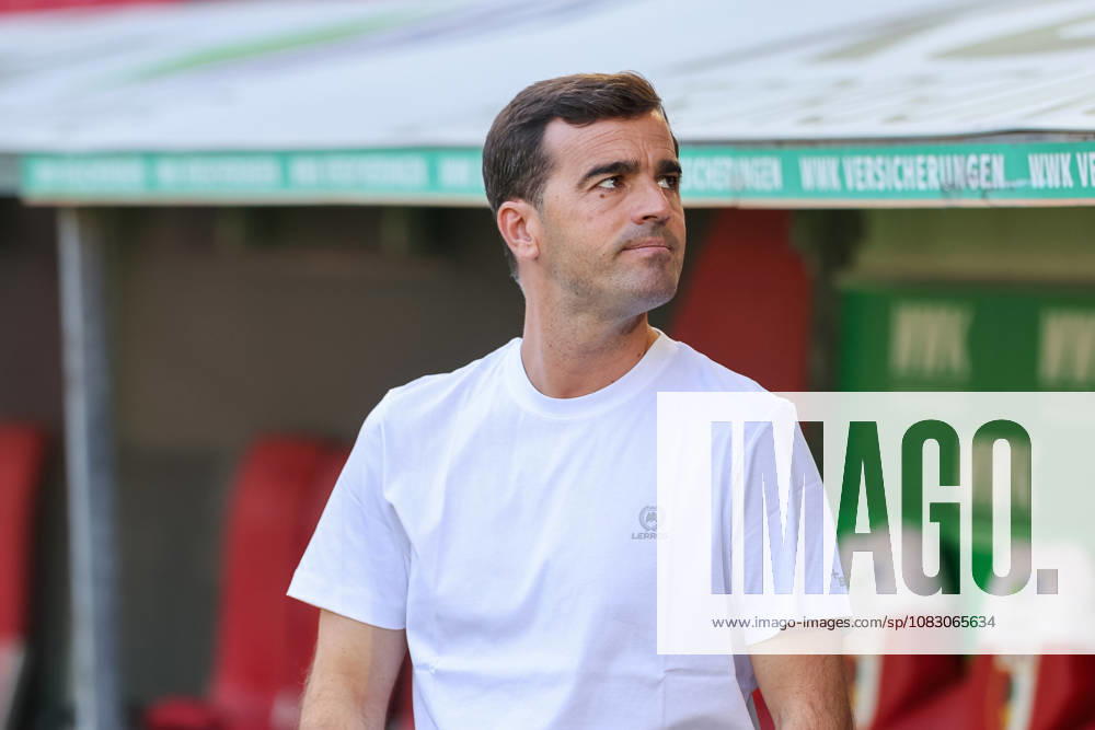 Carles Martinez, Bayer 04 Leverkusen, Head Coach, pre-game, cutout, portrait, GER, FC Augsburg vs. Bayer 04 Leverkusen, soccer, Bundesliga, Matchday 3, 2026–2027 season, September 12, 2026, DFL and DFB regulations prohibit any use of photographs as image sequences and or quasi-video, GER, FC Augsburg vs. Bayer 04 Leverkusen, soccer, Bundesliga, Matchday 3, 2026–2027 season, September 12, 2026, Augsburg