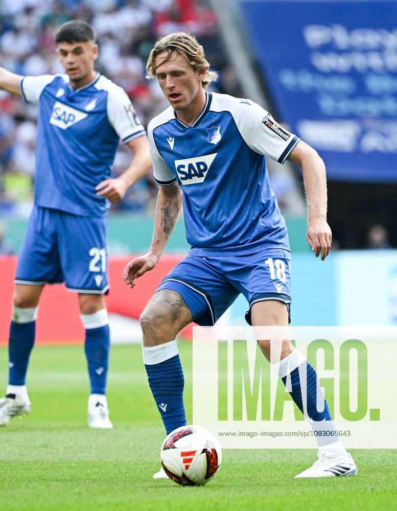 SNP Arena, Sinsheim, GER, 1. Bundesliga, TSG Hoffenheim vs. VfB Stuttgart, Wouter Burger (Hoffenheim). DFL regulations prohibit any use of photographs as image sequences and or quasi-video. Photo by Hasan Bratic, DeFodi Images