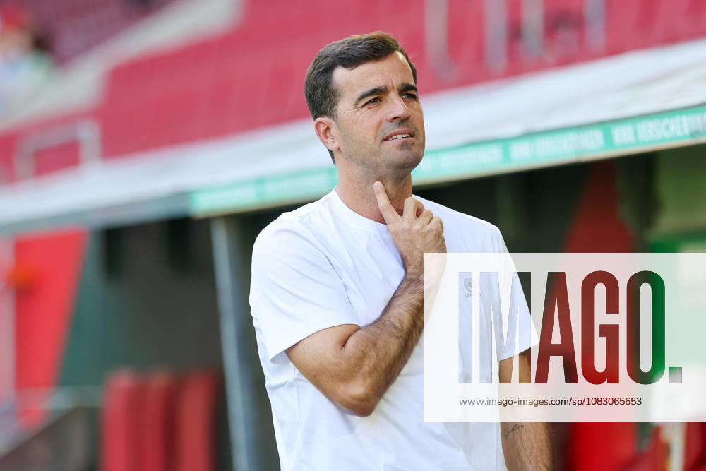 Carles Martinez, Bayer 04 Leverkusen, Head Coach before the game, cutout, portrait, gestures, GER, FC Augsburg vs. Bayer 04 Leverkusen, soccer, Bundesliga, Matchday 3, 2026–2027 season, September 12, 2026, DFL and DFB regulations prohibit any use of photographs as image sequences and or quasi-video, GER, FC Augsburg vs. Bayer 04 Leverkusen, soccer, Bundesliga, Matchday 3, 2026–2027 season, September 12, 2026, Augsburg