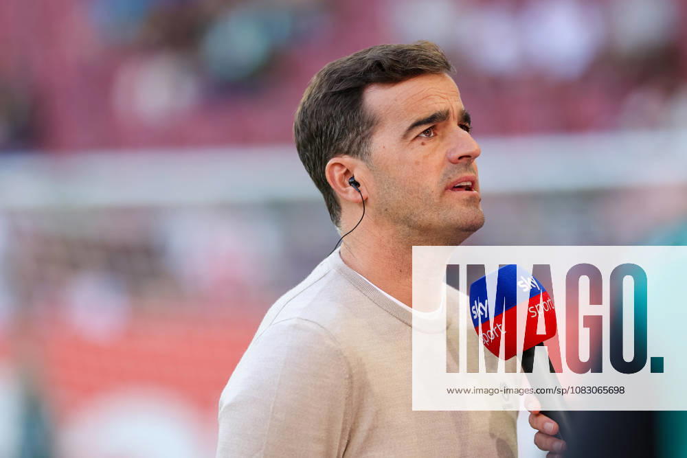 Carles Martinez of Bayer 04 Leverkusen, head coach, during a pre-game interview, GER, FC Augsburg vs. Bayer 04 Leverkusen, soccer, Bundesliga, Matchday 3, 2026–2027 season, September 12, 2026, DFL and DFB regulations prohibit any use of photographs as image sequences and or quasi-video, GER, FC Augsburg vs. Bayer 04 Leverkusen, soccer, Bundesliga, Matchday 3, 2026–2027 season, September 12, 2026, Augsburg